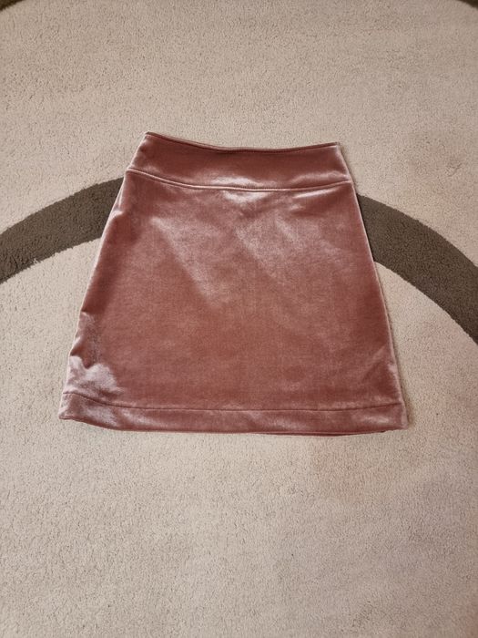 Бутикова плюшена пола