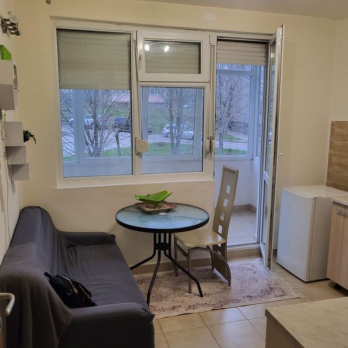 Апартамент 3 стаи обзаведен от собственик