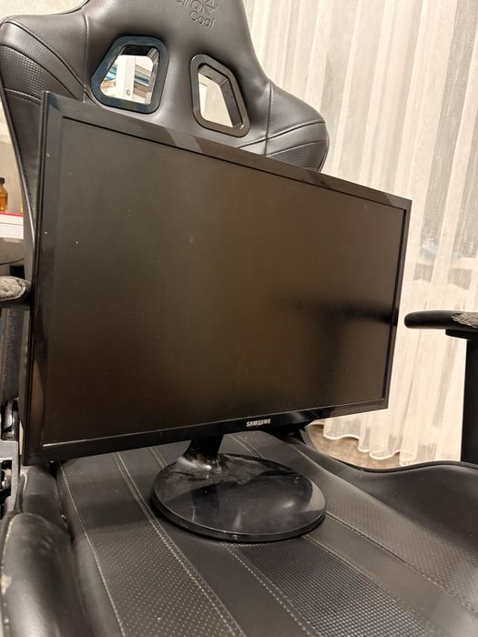 Монитор Samsung