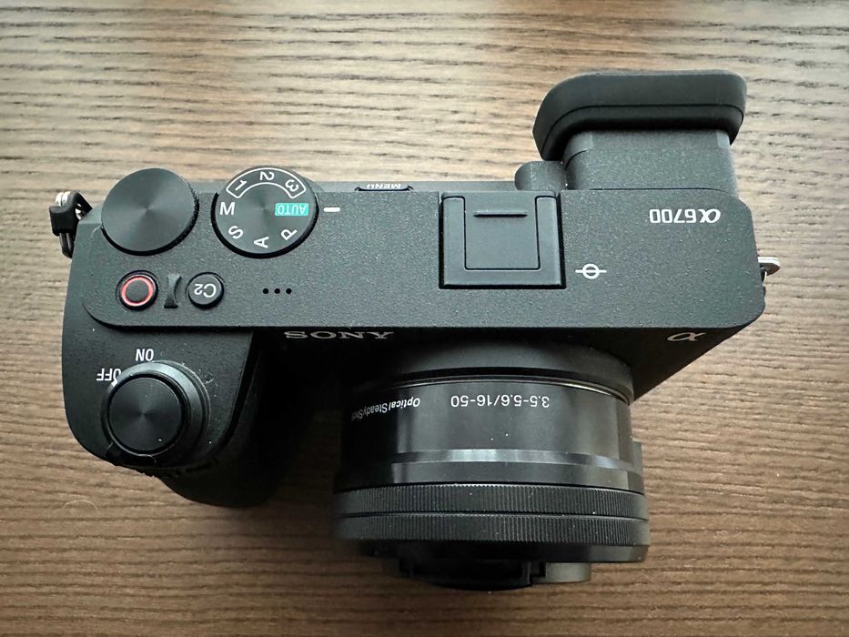 Sony Alpha 6700 utilizare minima + 2 lentile + peak design clip