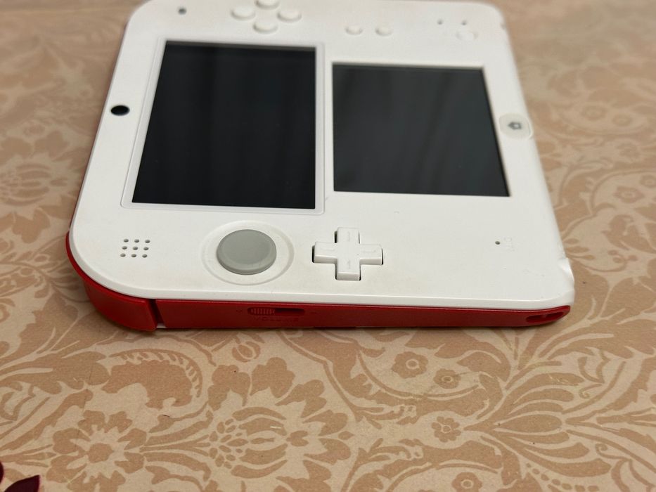 Nintendo 2DS конзола