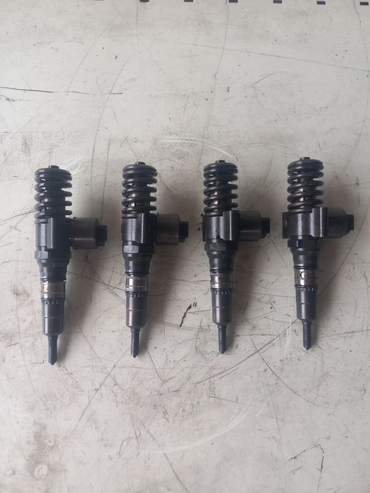 Дюзи Audi A4 B7 2.0tdi