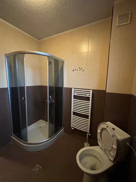 Дава се под наем Къща в Божурище - 300 кв.м за 1500 € - Снимка #6