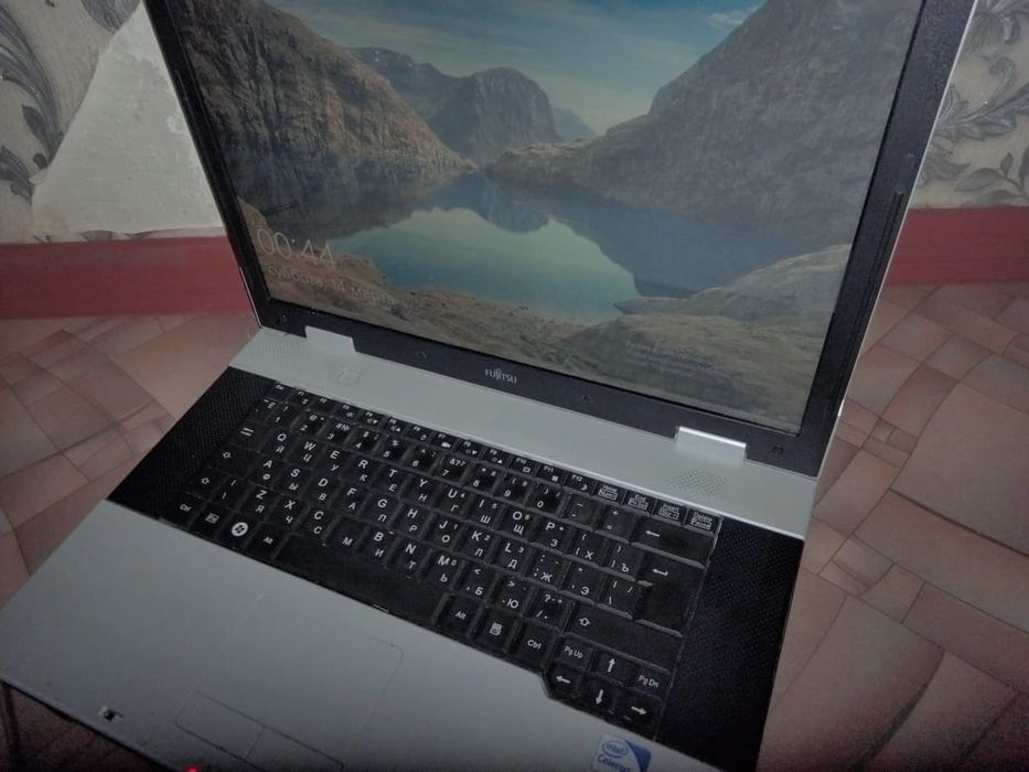 Ноутбук fujitsu 4/128