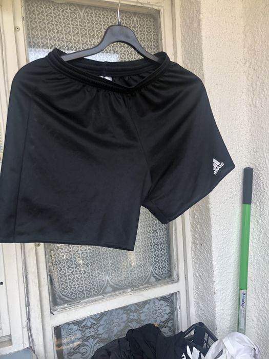 Adidas къси панталони нови и оригинални размер S