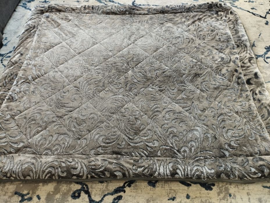 Продается два одеяло, теплое.