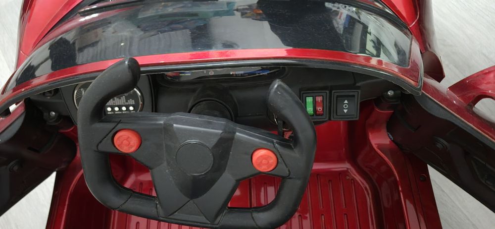 Автомобиль для детей до 5ти лет