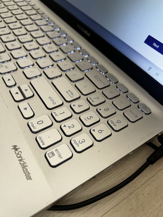 Asus VivoBook 15 OLED