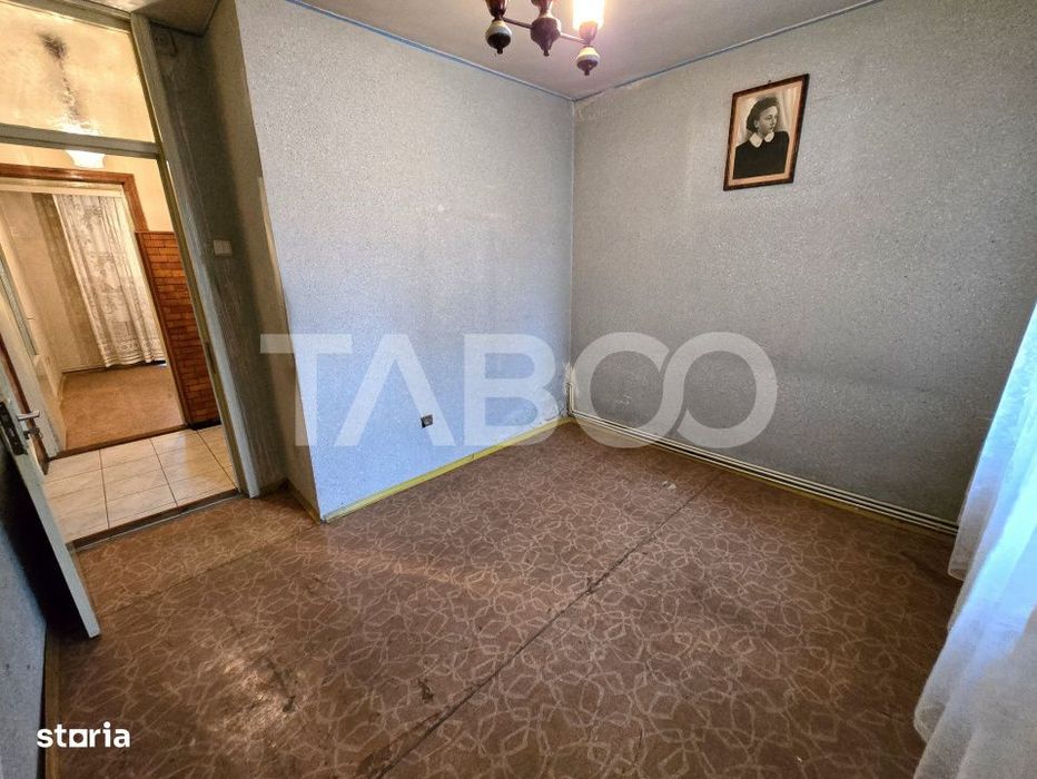 Apartament decomandat 4 camere 4 balcoane 2 bai etaj 1 Central Sibiu