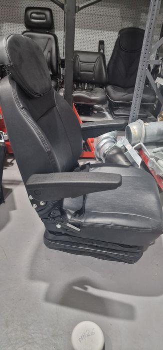 Scaun tractor cu suspensie reglabila pe kg import preț 1995 lei se poa