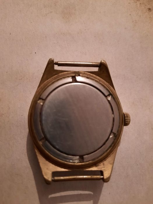 Продам наручные часы.