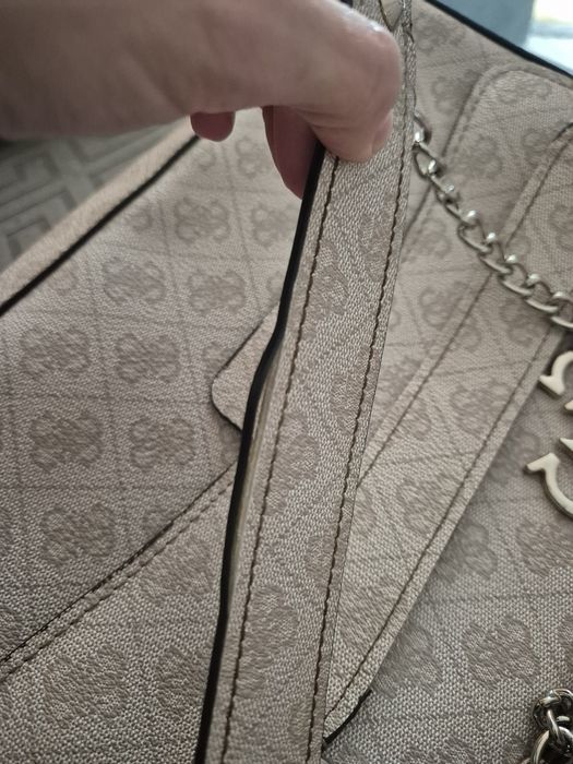 Дамска чанта Guess