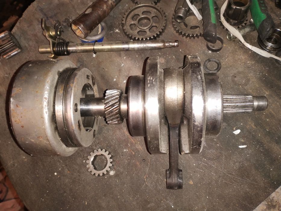 Продам запчасти двигателя 150куб