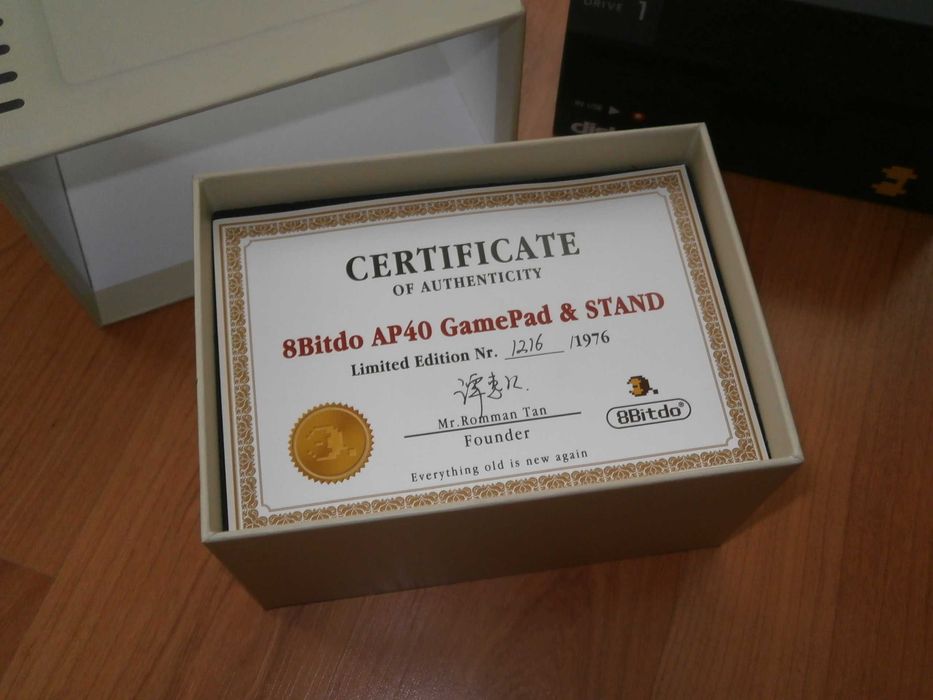 8Bitdo AP40 Apple 40th Anniversary Bluetooth Game Pad de colectie