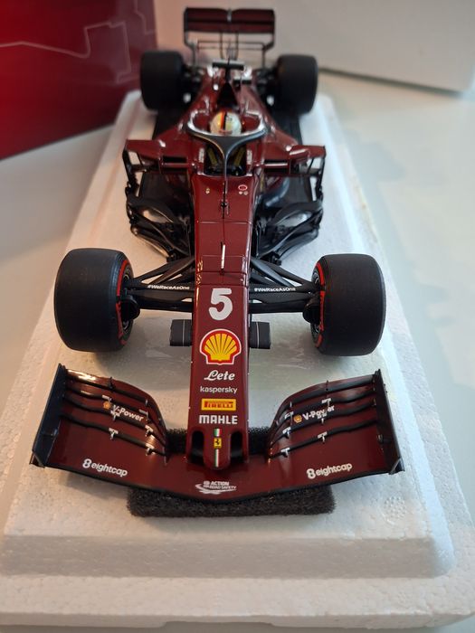 Macheta F1 Ferrari produsa de BBR Models la scara 1/18