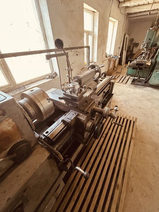 Токарьный станок