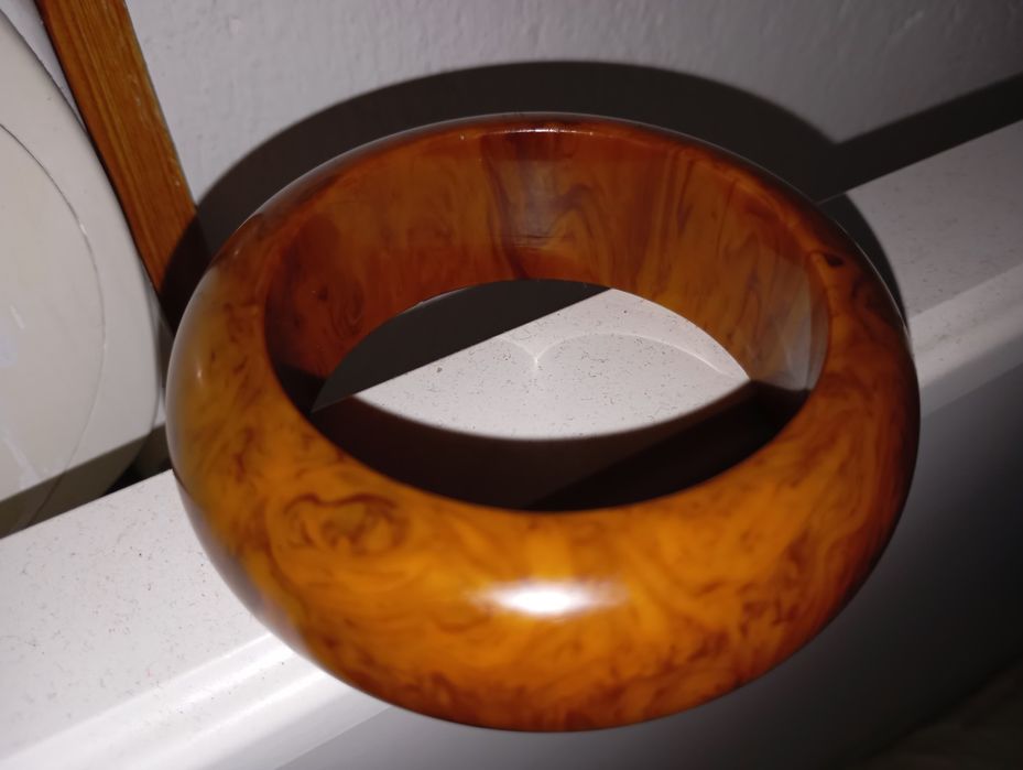 уникална гривна автентичен „Butterscotch Bakelite Bangle“ 20те - 40те