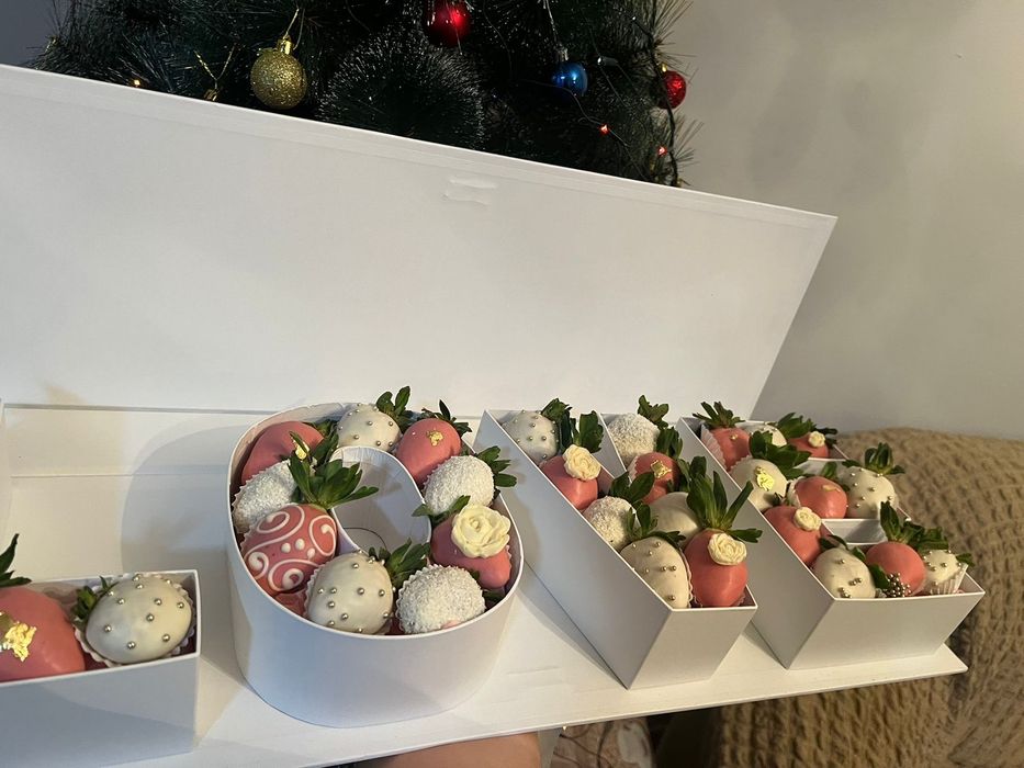 Подарок клубника в шоколаде