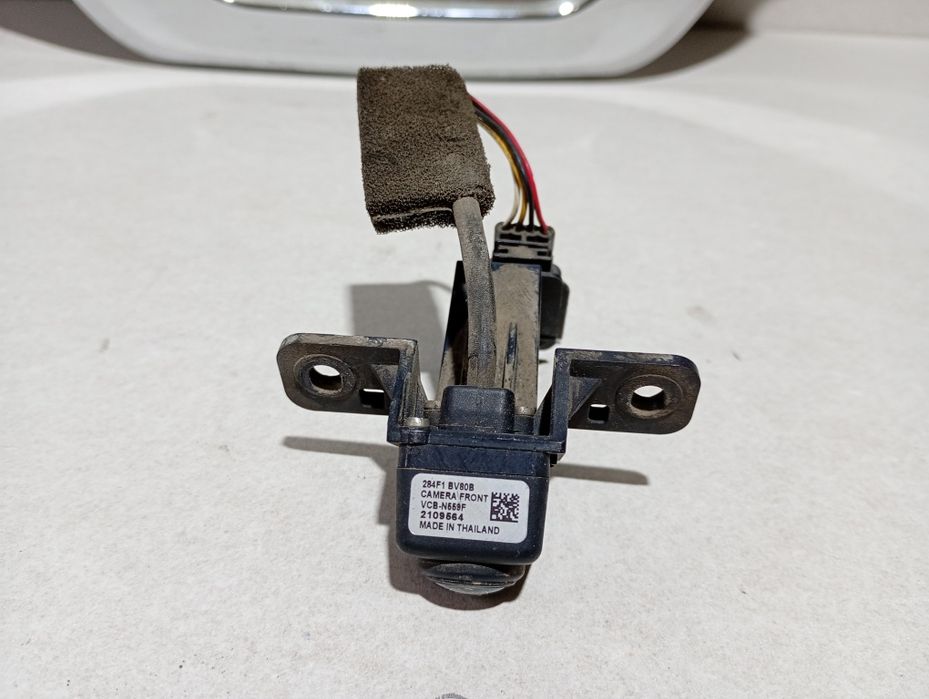 Grila centrala bara fata Nissan juke facelift camera