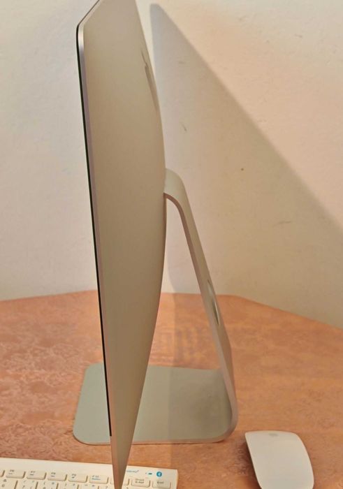 Apple iMac 21.5 A1418 Late 2013 Silver/Core i5/8GB RAM/1TB HDD/Full HD