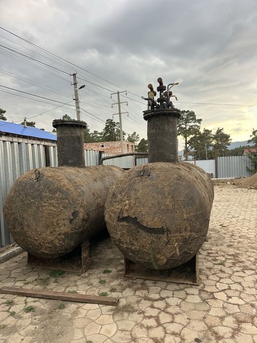 Продам газгольдер 5куб 2шт