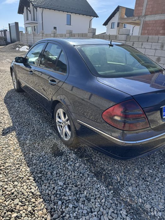 MERCEDES-BENZ E-Class 0 — imagine 4