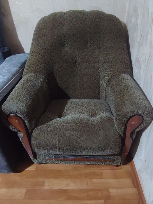 Диван и кресла самовывоз