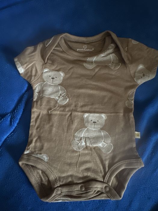 set de doua  body-uri bej cu mânecă scurtă și imprimeu cu ursuleți, din bumbac