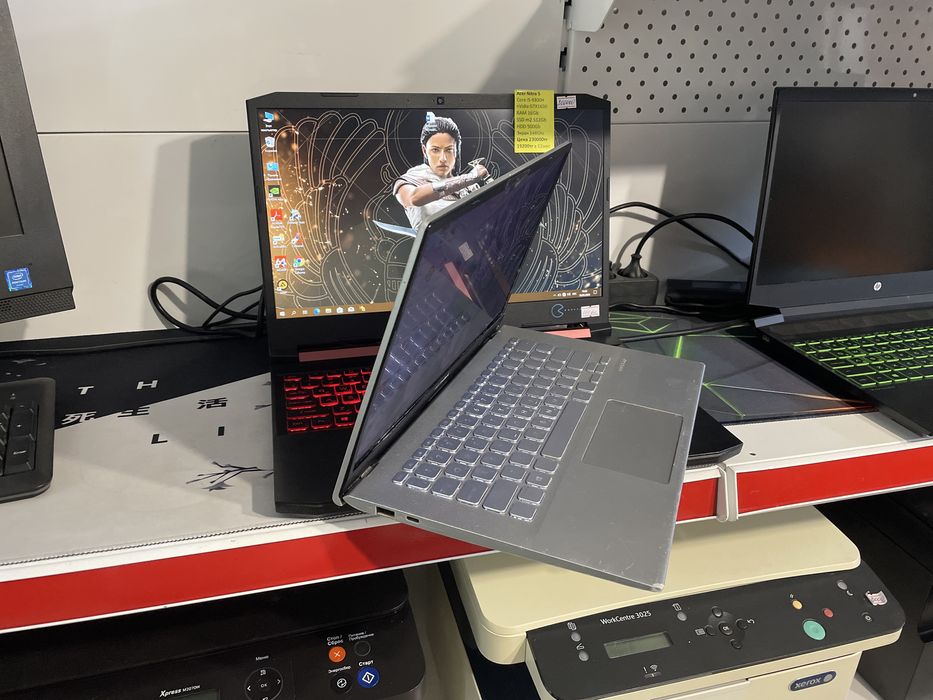 Ультрабук Asus Core i3, OЗУ 4Gb, SSD 256Gb