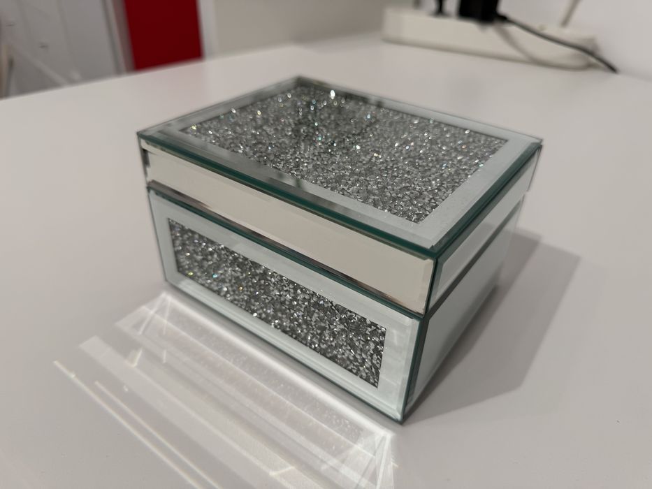 Cutie bijuterii oglinda