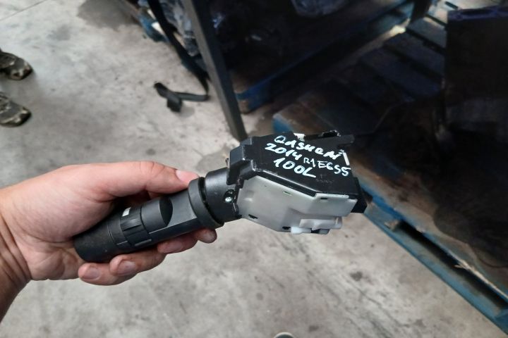 Maneta stergatoare parbriz si luneta 3708SD 3708SD Nissan Qashqai pri