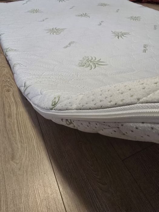 Topper saltea 190×153 cu husa din material textil, spuma poliuretanica