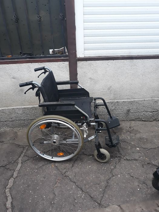 Carucior handicap scaun cu rotile