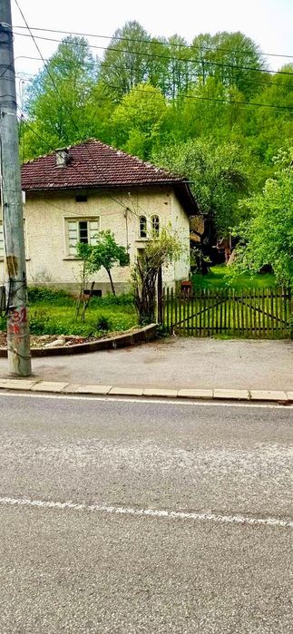 Продава се къща в село Рибарица