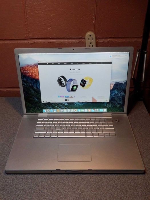 Laptop core2duo Apple Macbook Pro A1261 17 inch - functional