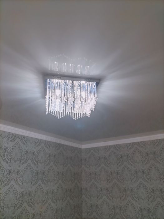 Продам люстры в отличном состоянии