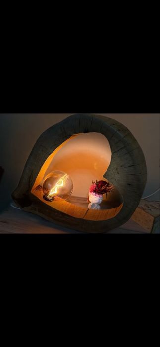 Lampa de masa  din lemn masiv