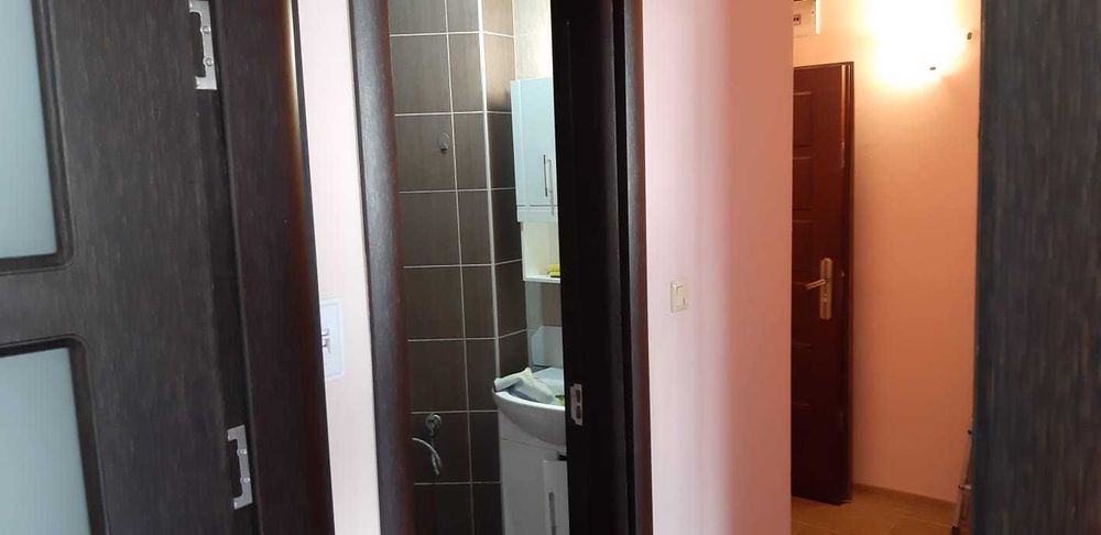 Дава се под наем Двустаен апартамент в Търговище, Център - 78 кв.м за 255 € - Снимка #2