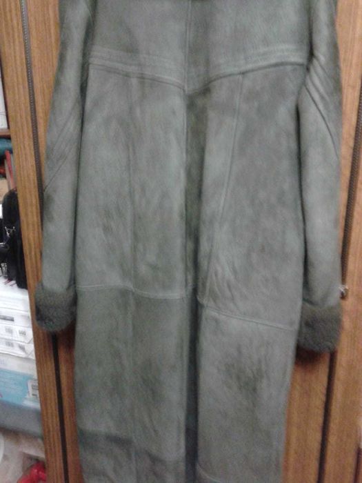 Женская зимняя дубленка