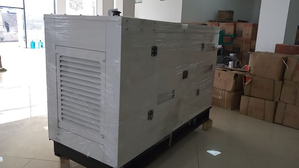 Дизельный генератор с шумоглушительом 50KW