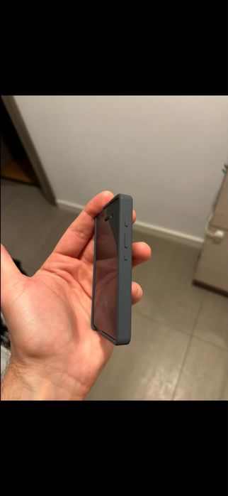 Light phone II - telefon minimalist și elegant