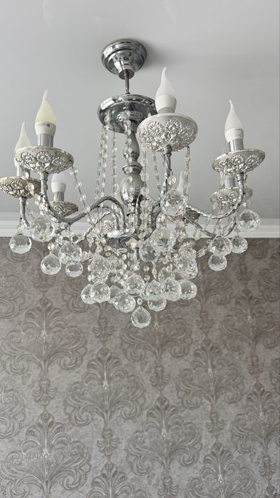 Люстра для гостиной.