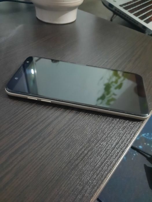 Галакси А6 32гб .