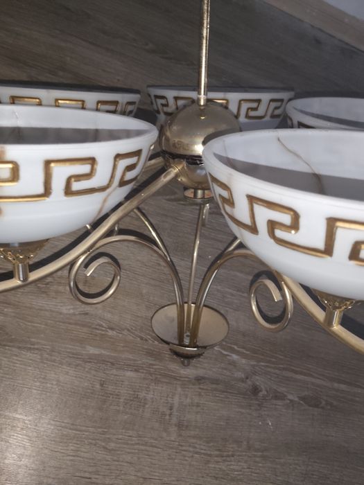 Продам люстру  бу