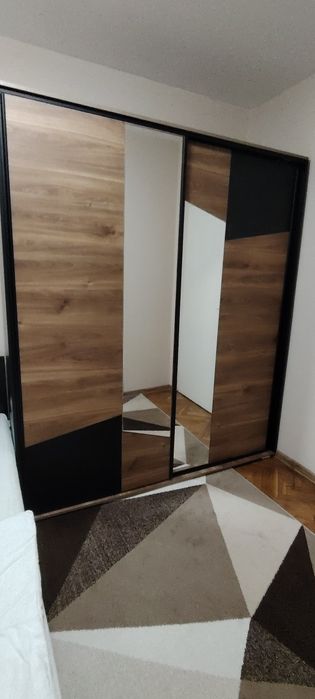 Гардероб с плъзгащи врати