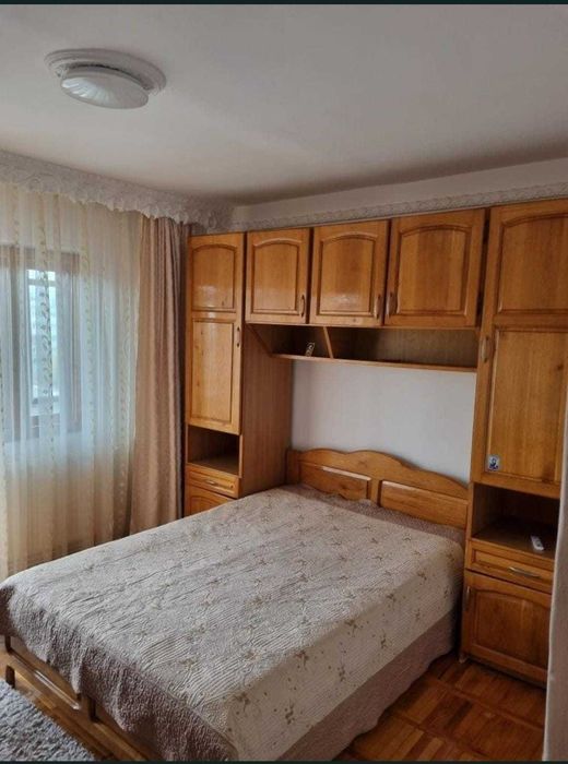 Inchiriez apartament 3 camere