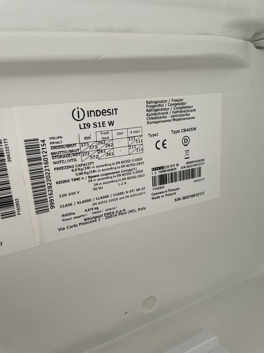 Vand combina frigorifica Indesit