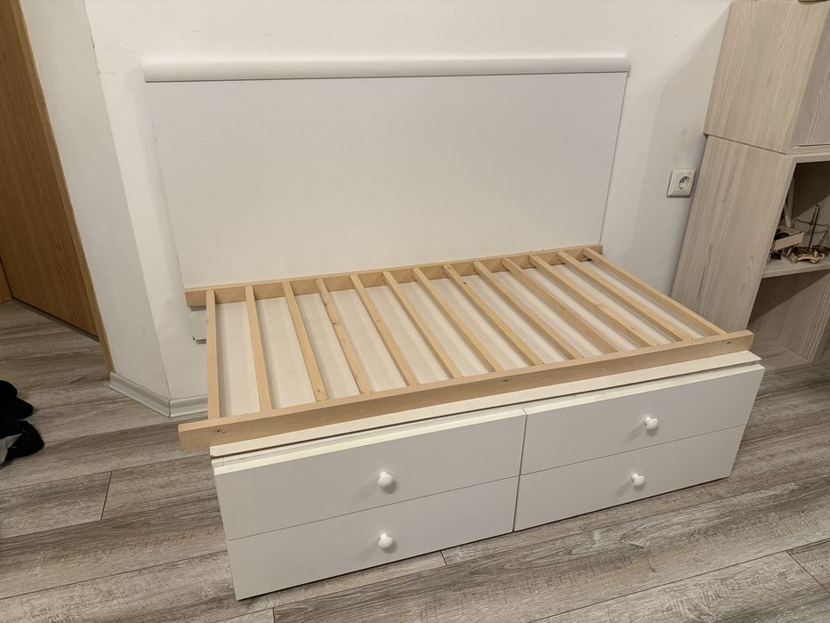 Детска кошетка с матрак и 4 бр. шкафчета