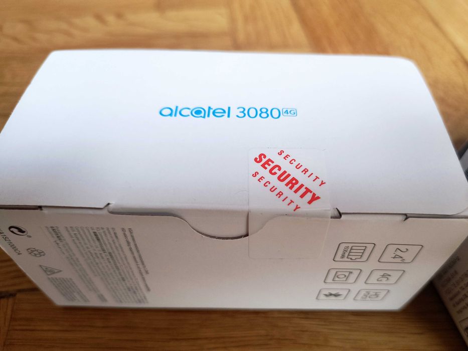Запечатан чисто нов телефон с бутони Alcatel 3080