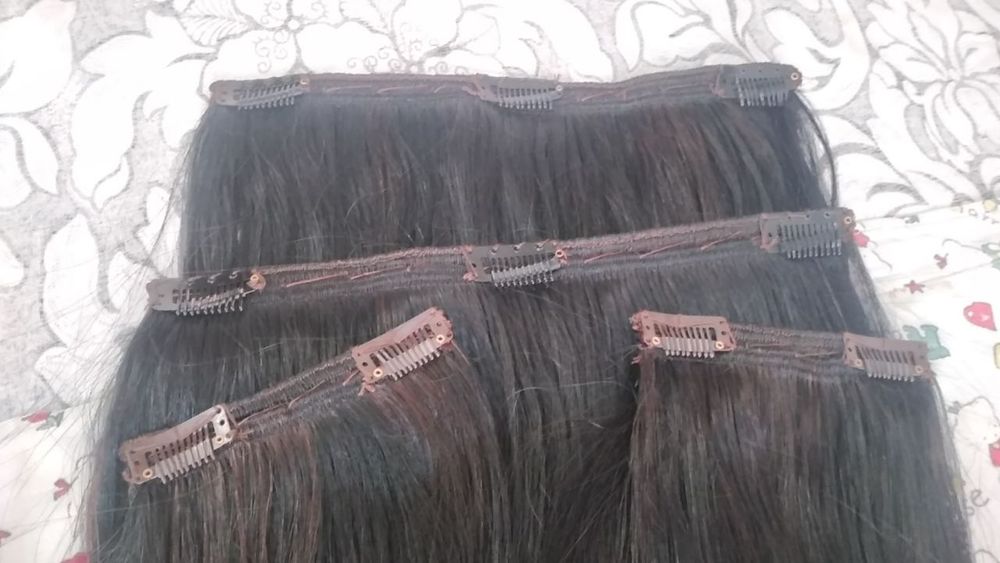 Срочно продам очень красивые волосы на заколках, натуральные